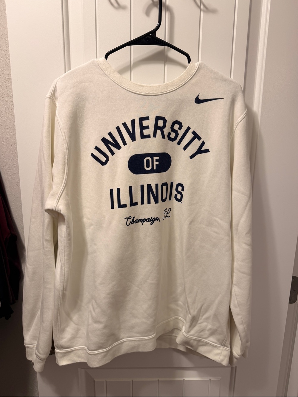 Nike Cream Crewneck Sweatshirt with Navy University Graphic